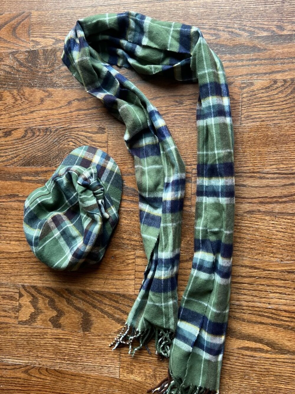 Like New Green Plaid Scarf & Hat Set Fringe Winter Accessories O/S